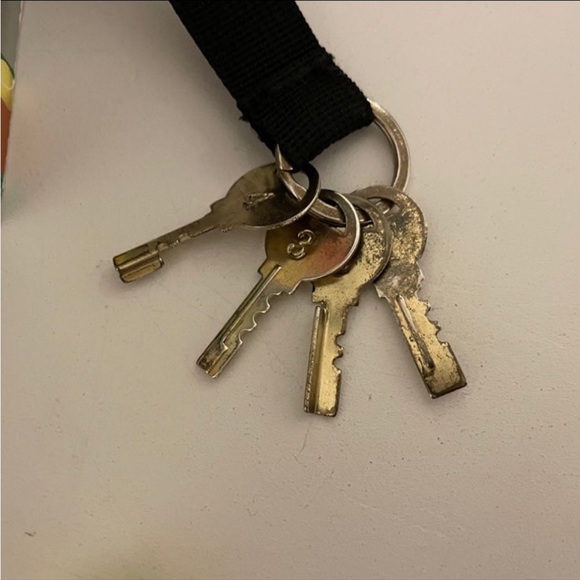 Melissa and Doug wooden doorbell key house complete playset - Picture 5 of 11